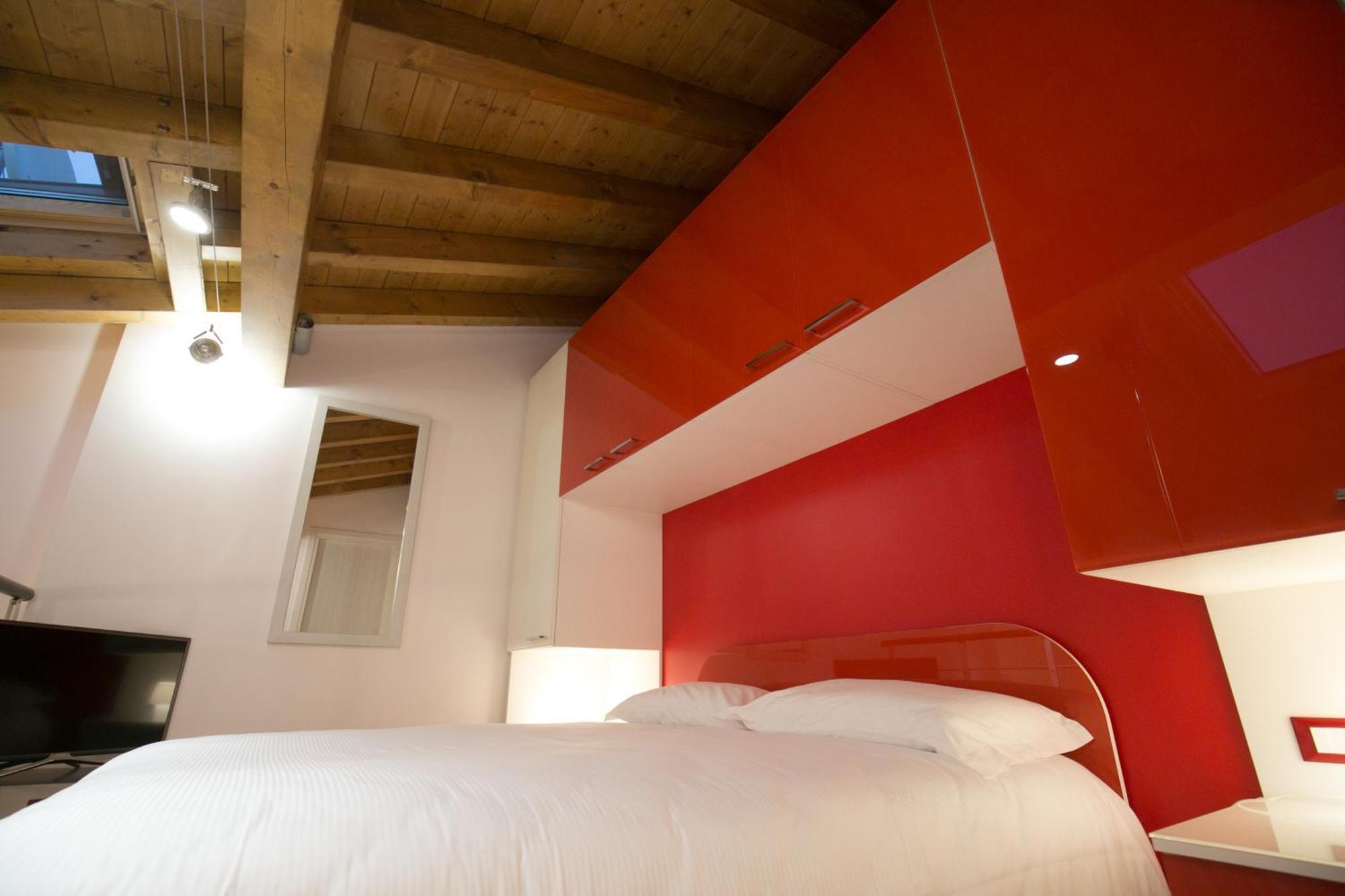 Apartahotel Versoverde Alzaia Naviglio Grande 2*